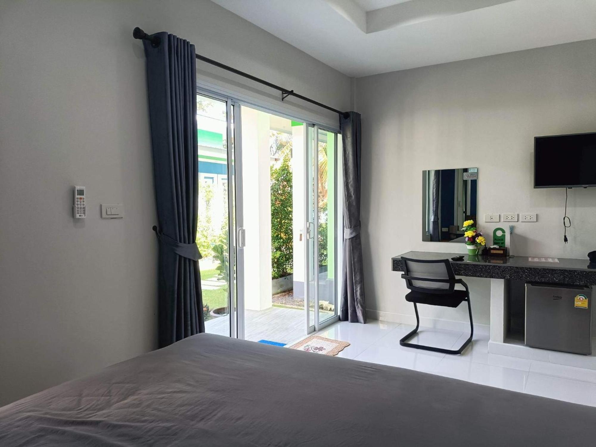 Coco Sea Bangpo Resort Ban Bang Po Rum bild
